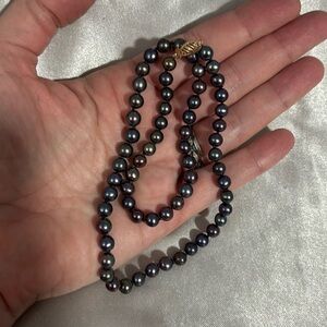 Genuine pearl necklace w/ 14k gold clasp